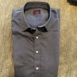UNTUCKit Shirt